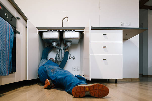 Professional Plumbing technician working in Vienna, MD